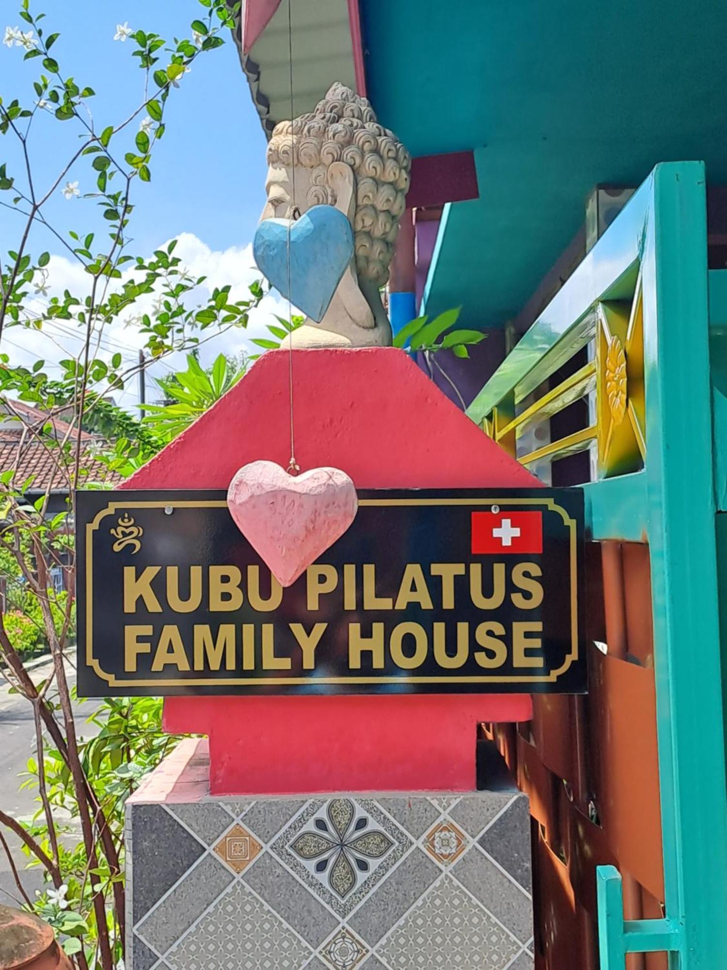 Kubu Pilatus - Family House Lombok Villa Tjakranegara Exterior photo